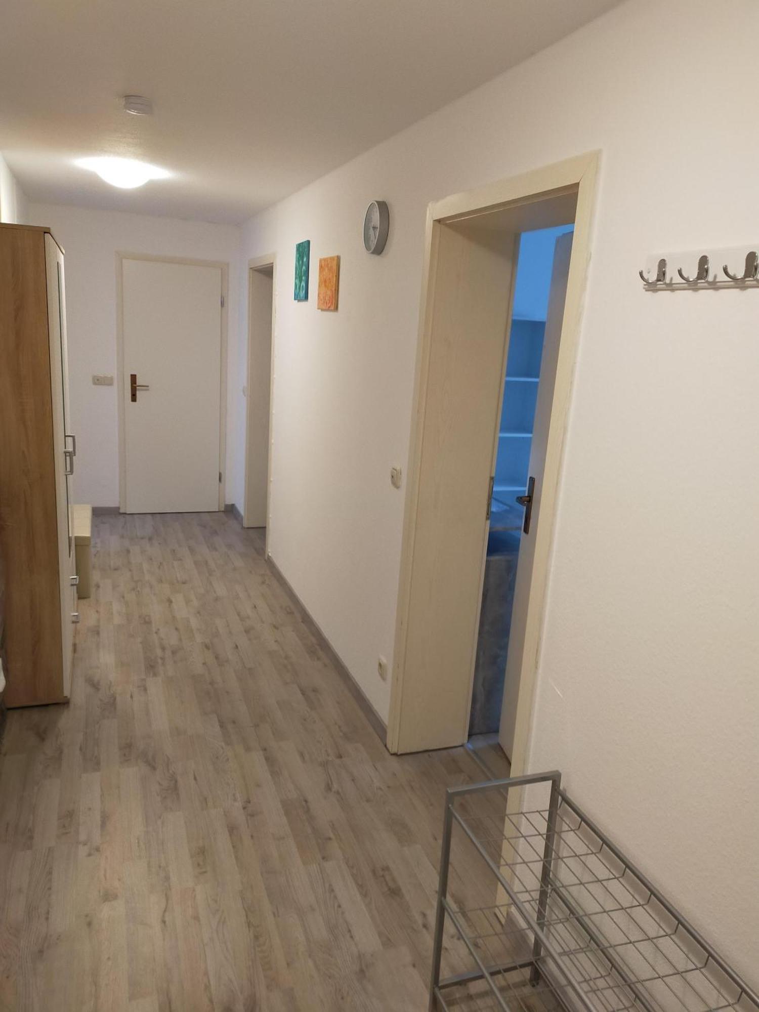 Flex Aparts - Grosse, Moeblierte Wohnung In Zwickau Mit 2 Zimmern ภายนอก รูปภาพ